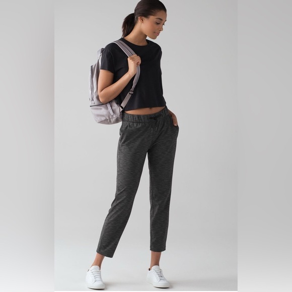 lululemon athletica Pants - Lululemon Luxtreme * On The Fly Pants Size 4 Heathered Black